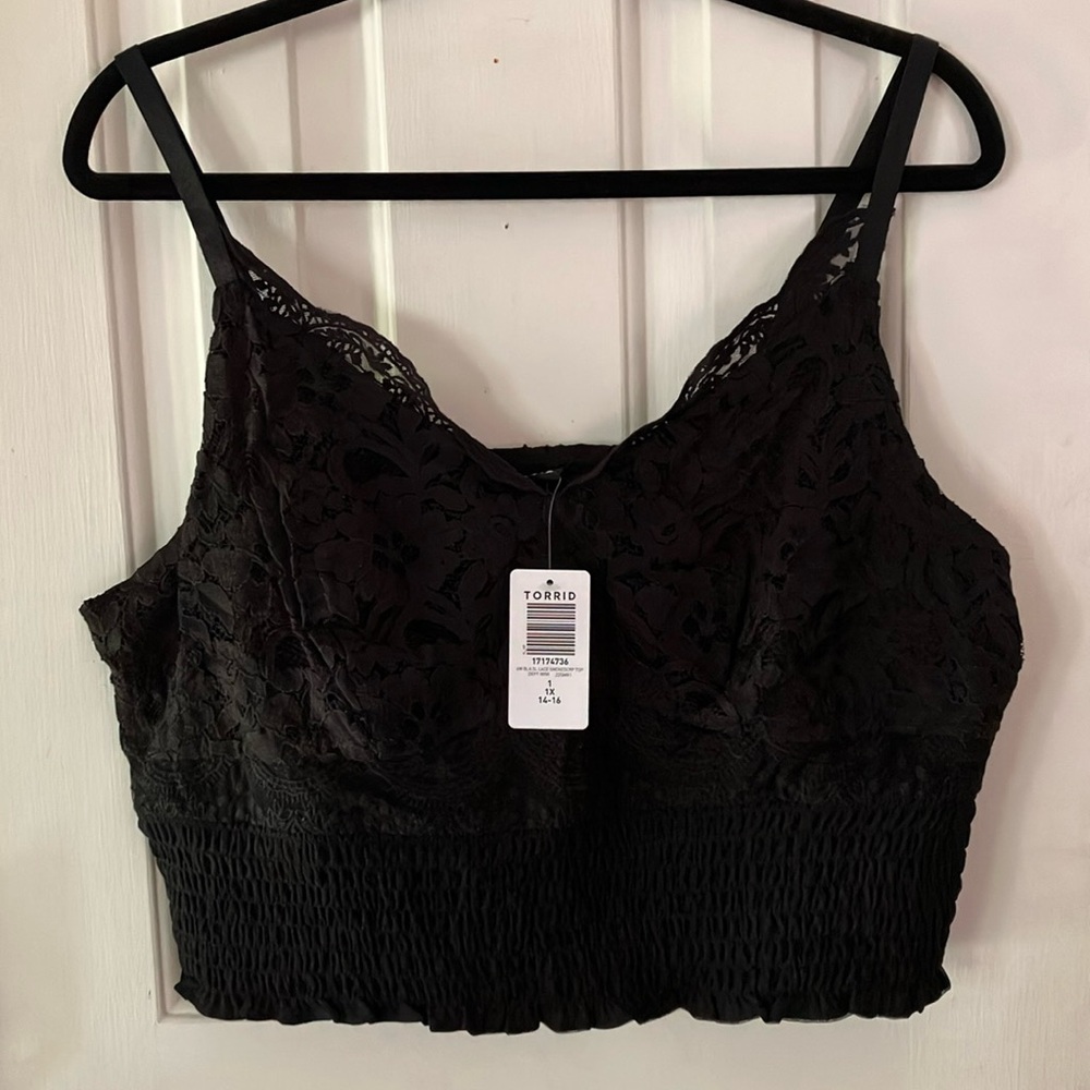 Torrid Size 1 (14-16) Lace Smocked Cropped  V-Neck Top NWT